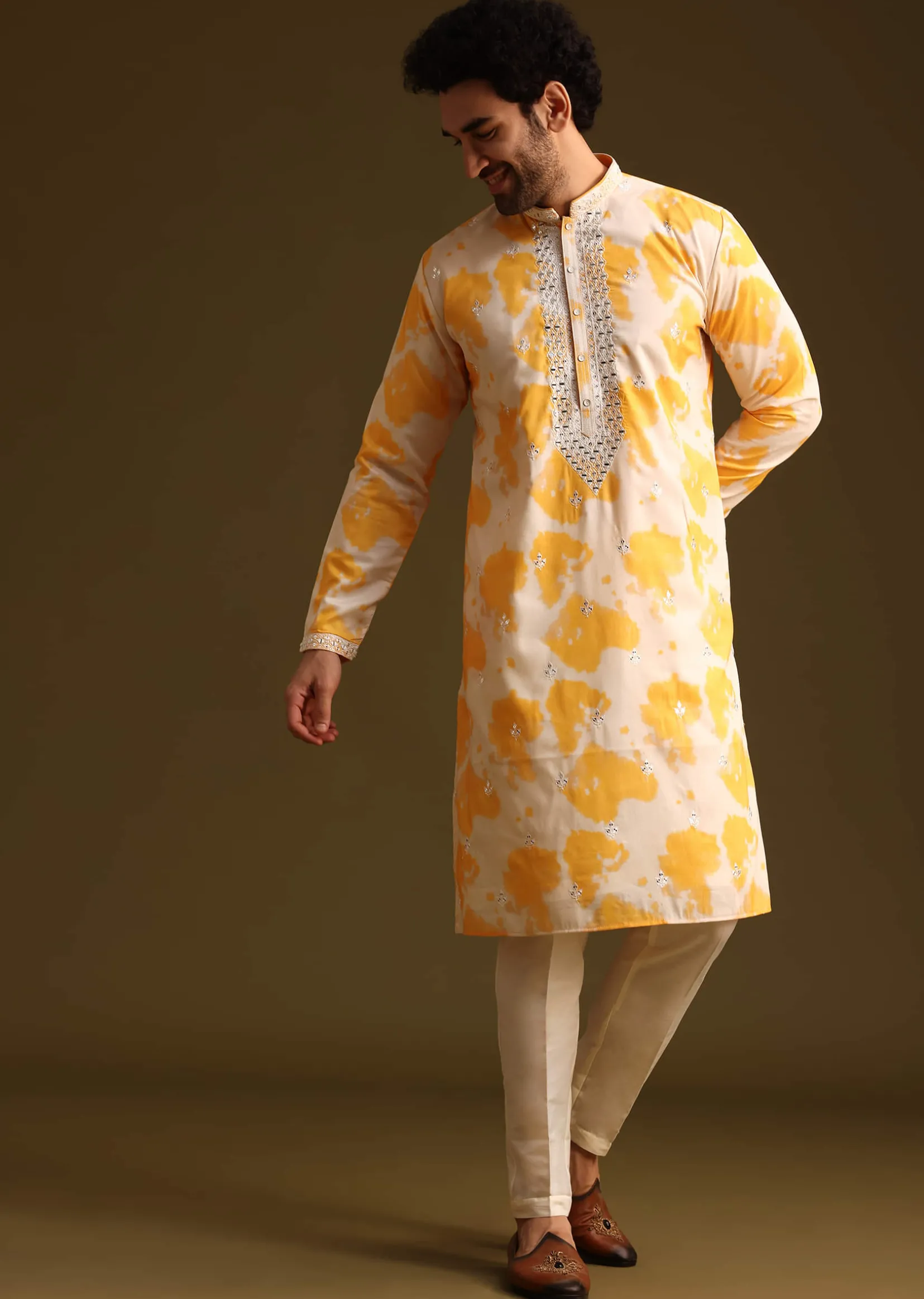 Yellow Tye Dye Print Kurta Set With Mirror Work